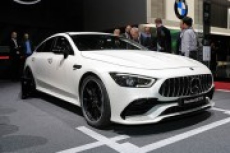 Mercedes-Benz trình làng GT4 2019 - Động cơ 630 mã lực